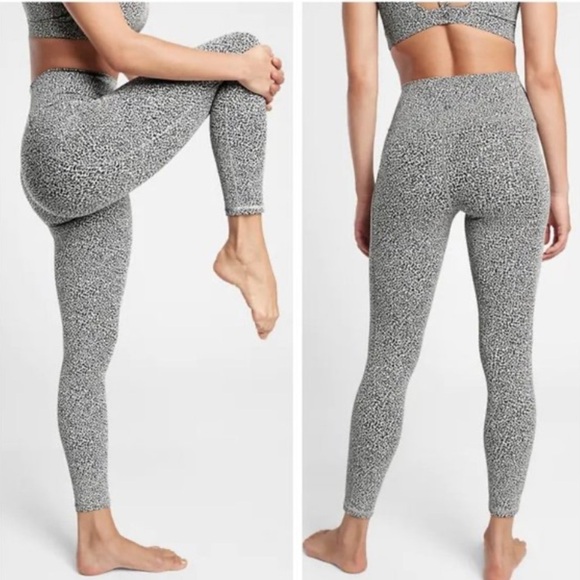 Athleta Salutation Stash Black White Leopard Textured Pocket 7/8 Tights - Picture 2 of 8